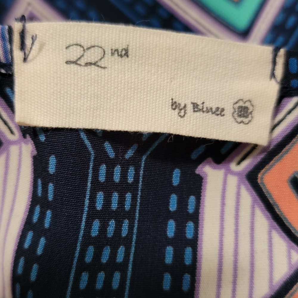 Geometric Patterned Dress Size Small - Picture 6 of 7